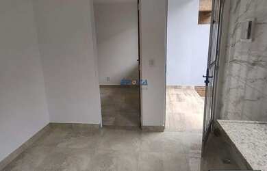 Imagem 1: CASA EM BENTO RIBEIRO, 1 QUARTO E VARANDA!!