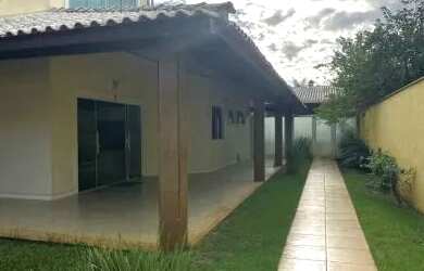 Imagem: A casa em condomínio possui 5 Dormitórios, 5 Banheiros, 3