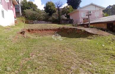 Imagem: O terreno possui 300m² de Área e está localizado em Dutra