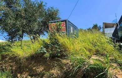 Imagem: O terreno possui 315m² de Área e está localizado em Campo