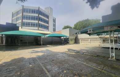 Imagem: O depósito possui 1 Vaga na garagem e 1000m² de Área e está