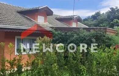 Imagem: A casa em condomínio possui 2 Dormitórios, 3 Banheiros, 4