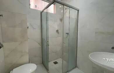 Imagem 3: EM FRENTE A PRAÇA BATISTA CAMPOS. PRÉDIO ANTIGO. COM 82M² ,02 QUARTOS...