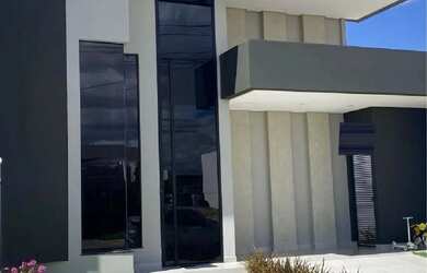 Imagem: A casa em condomínio possui 3 Dormitórios, 4 Banheiros, 2