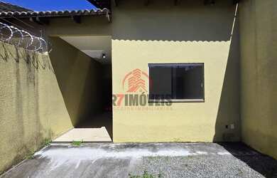 Imagem: A casa possui 3 Dormitórios, 1 Banheiro, 1 Vaga na garagem