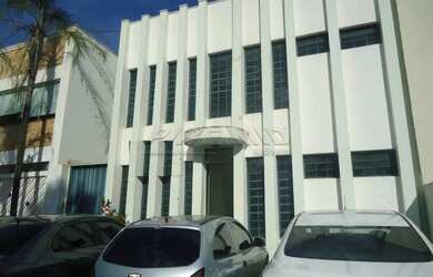 Imagem: O depósito possui 4 Vagas na garagem e 365m² de Área e está