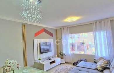 Imagem: A casa em condomínio possui 3 Dormitórios, 3 Banheiros, 2