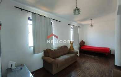 Imagem: A casa possui 3 Dormitórios, 1 Banheiro, 1 Vaga na garagem