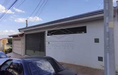 Imagem: A casa à venda possui 3 Dormitórios, 2 Banheiros, 2 Vagas