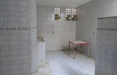 Imagem: A casa possui 2 Dormitórios, 2 Banheiros, 1 Vaga na garagem