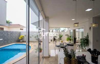 Imagem 3: Sobrado no Jardins Madri. Piscina, Churrasqueira, 336m² de Áreae4 Vagas...