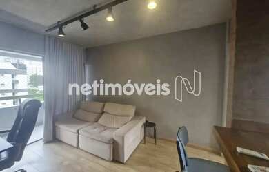 Imagem: O apartamento possui 1 Dormitório, 1 Banheiro, 1 Vaga na garagem