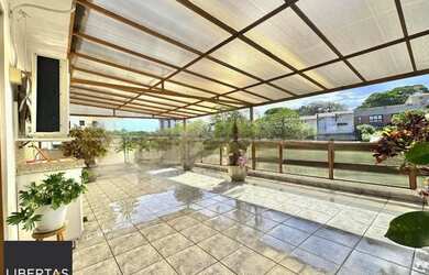 Imagem: O apartamento na cobertura possui 3 Dormitórios, 2 Banheiros