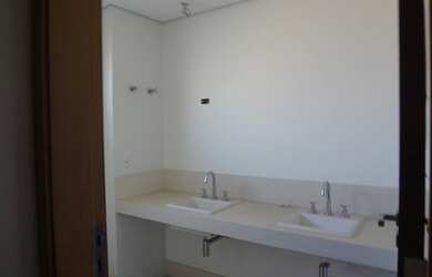 Imagem 14: Lindo Apartamento para venda tem 227 metros quadrados com 4 quartos em...