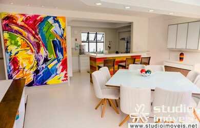 Imagem: O apartamento possui 4 Dormitórios, 3 Banheiros, 2 Vagas na