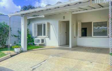 Imagem: A casa em condomínio possui 2 Dormitórios, 1 Banheiro, 2 Vagas