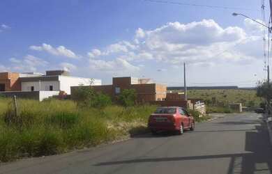 Imagem 4: Lote com excelente vizinhança por apenas $144.000 ou entrada mais 60...