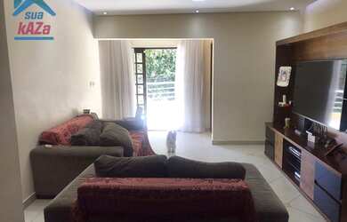 Imagem: A casa possui 3 Dormitórios, 5 Banheiros, 3 Vagas na garagem