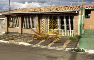 Imagem: A casa à venda possui 3 Dormitórios, 1 Banheiro, 3 Vagas na