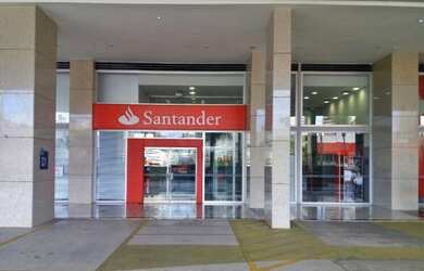 Imagem: O depósito possui 5 Vagas na garagem e 515m² de Área e está