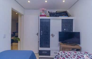 Imagem: A casa em condomínio possui 2 Dormitórios, 1 Banheiro, 2 Vagas