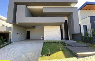 Imagem: A casa em condomínio possui 3 Dormitórios, 4 Banheiros, 4