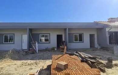 Imagem: A casa possui 2 Dormitórios, 1 Banheiro, 1 Vaga na garagem