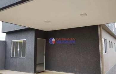 Imagem: A casa possui 3 Dormitórios, 2 Banheiros, 4 Vagas na garagem