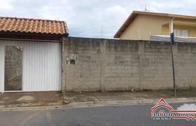 Imagem: A casa possui 2 Dormitórios, 1 Banheiro, 5 Vagas na garagem