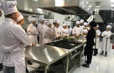 Imagem: O depósito possui 4 Vagas na garagem, 250m² de Área e está