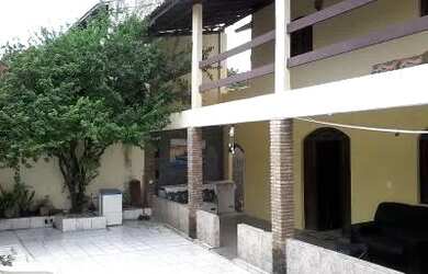 Imagem: A casa possui 5 Dormitórios, 4 Banheiros, 3 Vagas na garagem