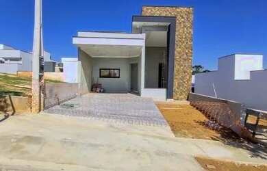 Imagem: A casa em condomínio possui 3 Dormitórios, 3 Banheiros, 2