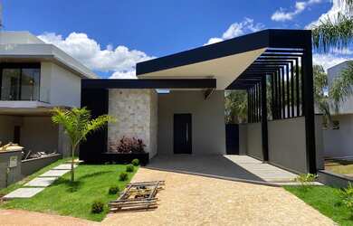 Imagem: A casa em condomínio possui 3 Dormitórios, 4 Banheiros, 4