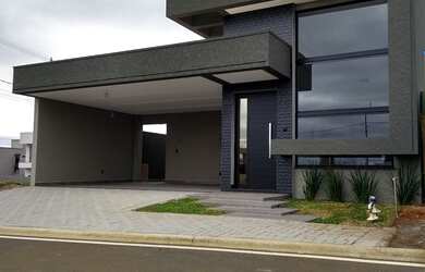 Imagem: A casa em condomínio possui 3 Dormitórios, 2 Banheiros, 2