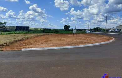 Imagem: O terreno possui 203m² de Área e Imóvel novo e está localizado