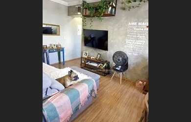 Imagem: O apartamento possui 2 Dormitórios, 1 Banheiro, 1 Vaga na garagem