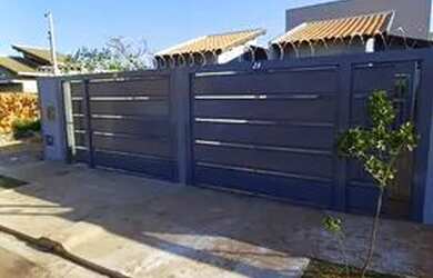 Imagem: A casa possui 2 Dormitórios, 2 Banheiros, 1 Vaga na garagem