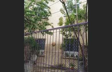 Imagem: A casa possui 3 Dormitórios, 2 Banheiros, 1 Vaga na garagem