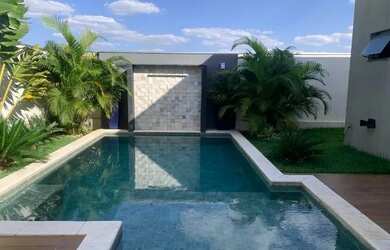 Imagem: A casa em condomínio possui 3 Dormitórios, 4 Banheiros, 4