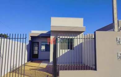 Imagem: A casa possui 2 Dormitórios, 1 Banheiro, 1 Vaga na garagem