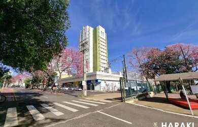 Imagem: O apartamento possui 1 Dormitório, 1 Banheiro, 1 Vaga na garagem