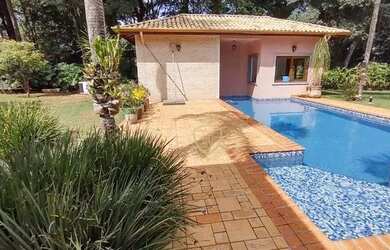 Imagem: A casa em condomínio possui 5 Dormitórios, 5 Banheiros, 5