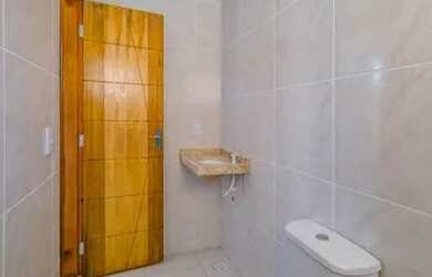 Imagem: A casa possui 2 Dormitórios, 2 Banheiros, 4 Vagas na garagem