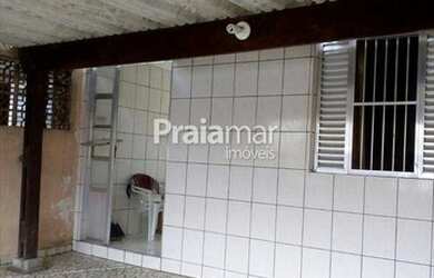 Imagem: A casa possui 2 Dormitórios, 1 Banheiro, 3 Vagas na garagem