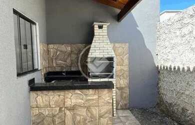 Imagem: A casa possui 2 Dormitórios, 1 Banheiro, 2 Vagas na garagem