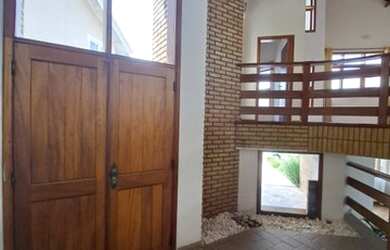 Imagem: A casa em condomínio possui 4 Dormitórios, 4 Banheiros, 5