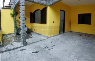 Imagem: A casa possui 2 Dormitórios, 2 Banheiros, 1 Vaga na garagem