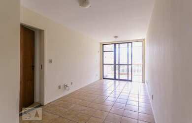 Imagem: O apartamento possui 2 Dormitórios, 2 Banheiros, 2 Vagas na