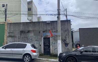 Imagem: O depósito possui 4 Vagas na garagem e 600m² de Área e está