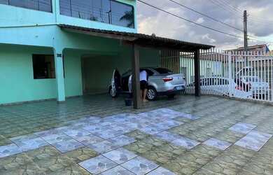 Imagem: A casa possui 5 Dormitórios, 3 Banheiros, 5 Vagas na garagem